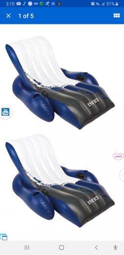 Inflatable chair with cup holder
