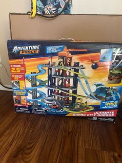 Adventure Force Ultimate Shark City Garage