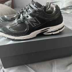 New Balance 2002r