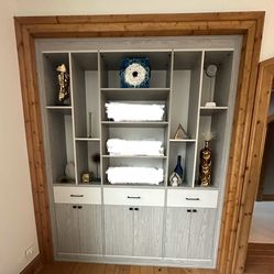 California closeth set in great condition