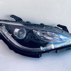 2017-2020 CHRYSLER PACIFICA RIGHT PASSENGER SIDE HEADLIGHT HID XENON LED OEM