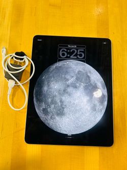 2022 Apple iPad Pro 12.9 Inch M2, 128GB ,WIFI+ Cellular