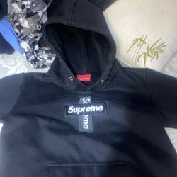 Cross Supreme Sweater Medium in men