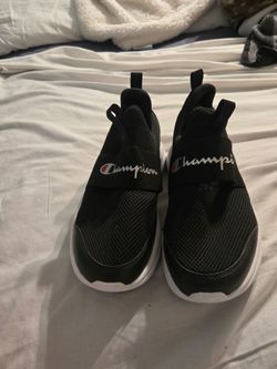 Champion women's size 9 tennis shoe