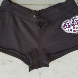 Derek heart black heart shorts