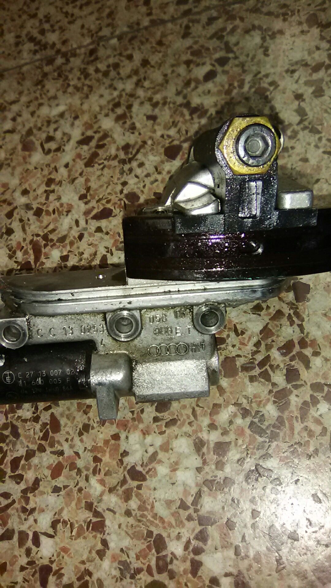 Audi Camshaft adjuster 058 108 088