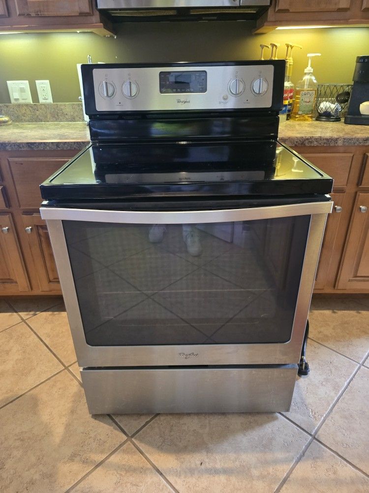 MAYTAG GLASS TOP ELECTRIC STOVE (WORKS)