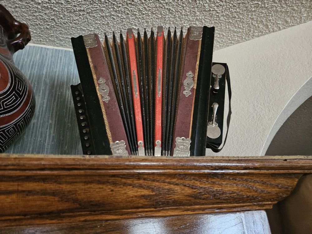 Empress Vintage Accordion