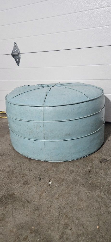 VINTAGE. HASSOCK / OTTOMAN