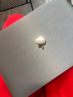 Apple MacBook Pro (13-inch, 8GB RAM, 256GB Storage) - Space Gray
