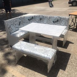 BREAKFAST LUNCH TABLE AND BENCHES 