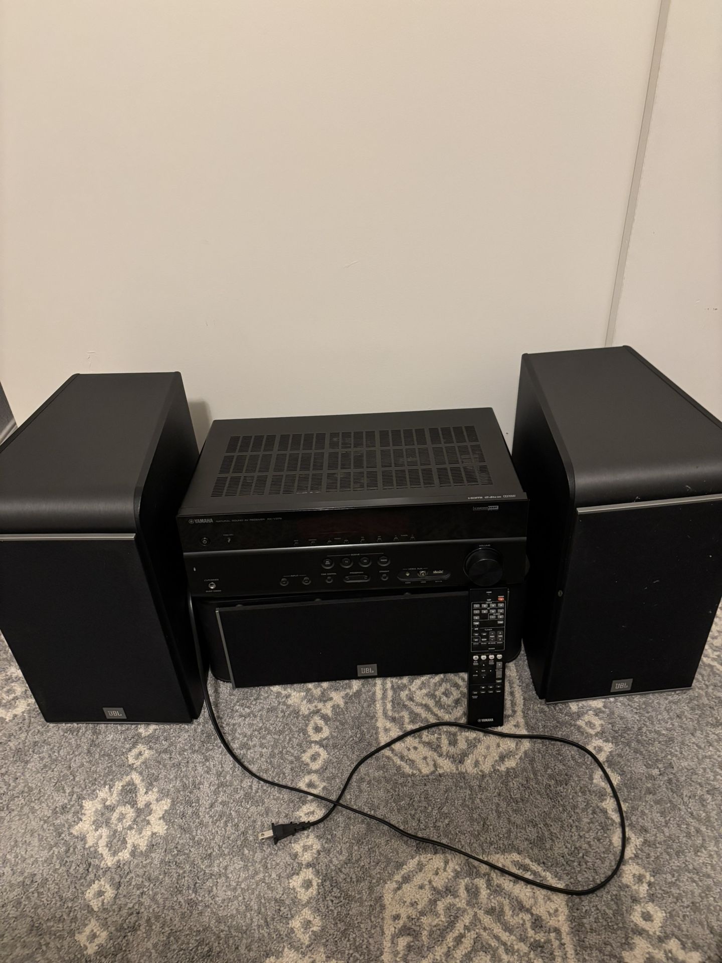 Yamaha RX/V375 HDMI Stereo Receiver With Remote And 2 JBL ES30 Bookshelf Speakers And JBL ES25C Center Speaker/subwoofer.