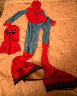 Spiderman costume size 10-12 boys