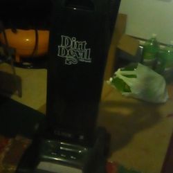 Dirt Devil Classic Vacuum Cleaner, Work's Great Used Very Little  Thumbnail