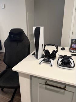 Ps5 + A50 Headsets + Secret lab Chair combo