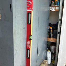 Milwaukee TED STICK 48” Most Readability Magnetic Level
