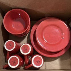 Red dinner ware set