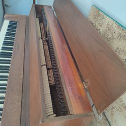 Melodigrand Piano 