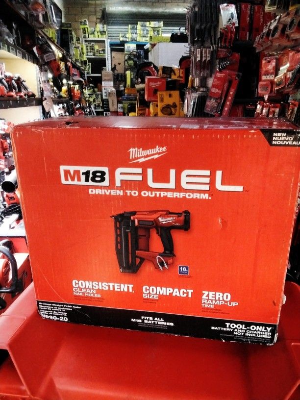 Milwaukee M18 FUEL 16 GA Straight Finish Nailer. Tool-Only