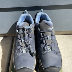 Hiking Shoes - Size 5 Junior - KEEN