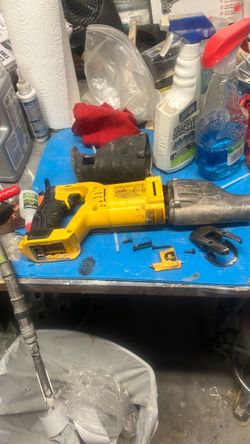 DeWalt 20 V reciprocating saw