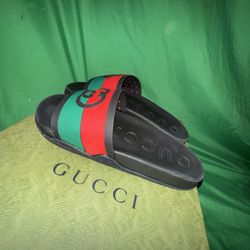 Gucci Slide Interlocking G