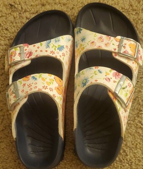 FLORAL BURGANSTOCK SANDAL SIZE 10 L