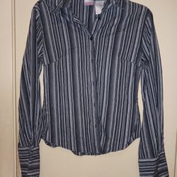 Ladies NICE DRESSY BLOUSE $10 medium
