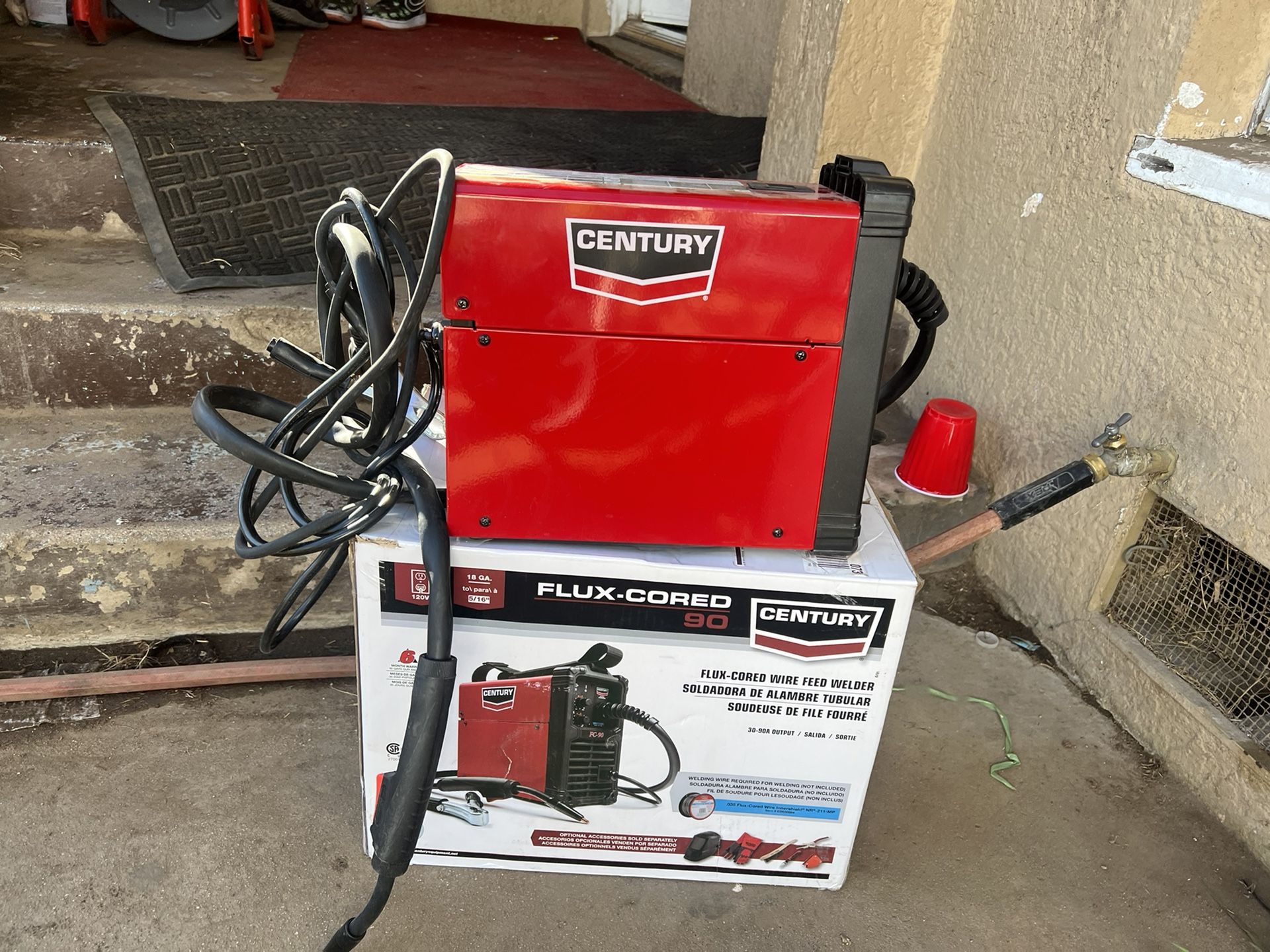 Century 90 Amp FC90 Flux Core Wire Feed Welder and Gun, 120V 1.1k (298