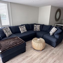 Couch sectional like new