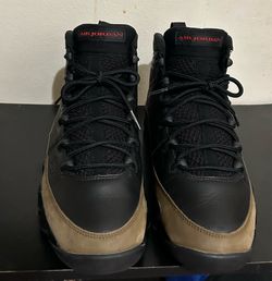 Olive 9’s size 8.5