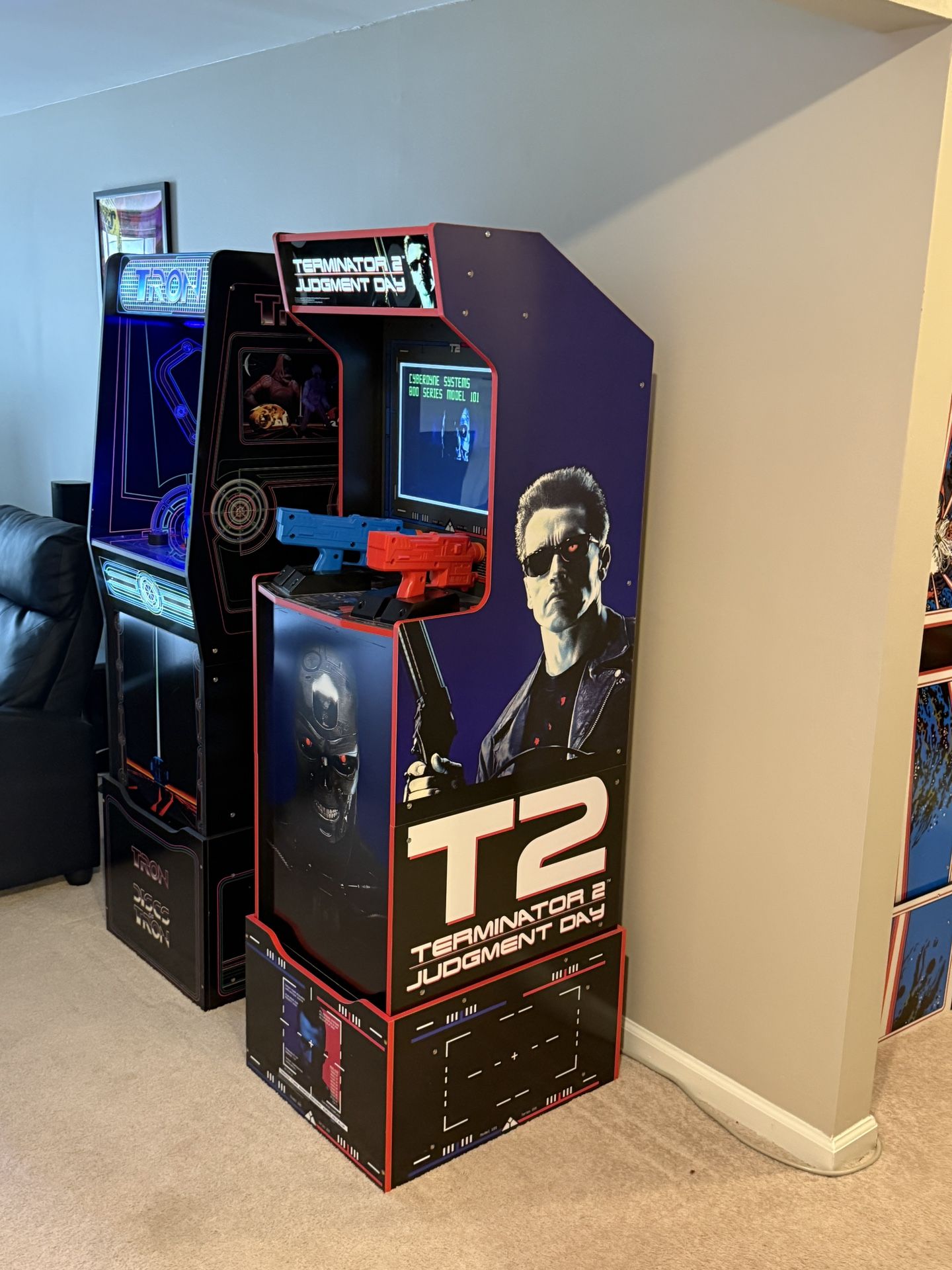 Arcade1Up - Terminator 2: Judgement Day-T2 Arcade w Light-up Marquee