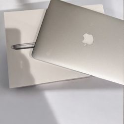 Apple MacBook Pro 2015 – 13” – Works Well – Needs Battery Replacement – Charger Included