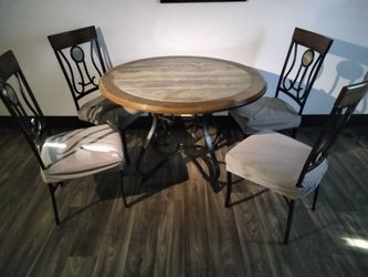 Dinner table, only for pick up