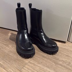 Free Size 7 Boots - Rosslyn