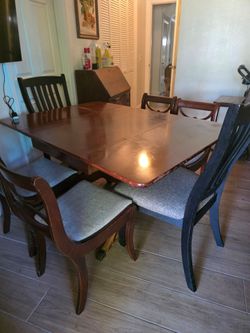 WOOD DINING TABLE WITH 6 CHAIRS