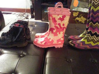 Size 1 Kids Boots & Rain Boots