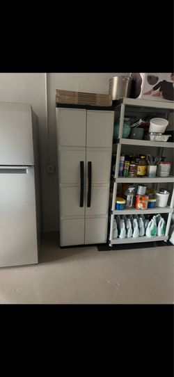 Storage cabinet