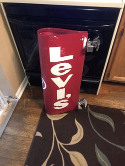 Levi’s Sign