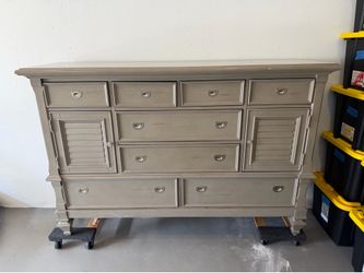 Solid Wood Dresser with 8 Drawers & Storage Cabinets