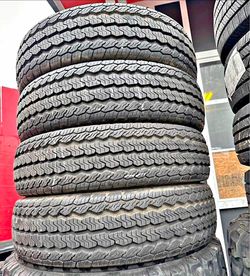 215/85/16 Continental vendo un set de llantas usadas excelente condiciones de vida las 4 ✅🤩I am selling a set of used tires, all 4 in excellent livin