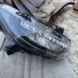 2017 Honda Civic  Front Headlight 