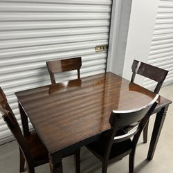 Solid Wood Dining Table And 4 Chairs / Delivery Available 