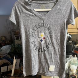 Women’s sweatshirt and T-shirt