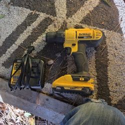 Dewalt Hammer Drill With Battery And Charger