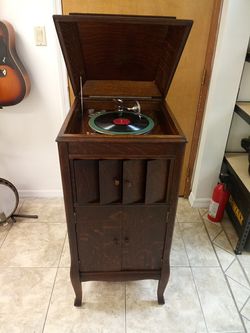 1920's Columbia Grafanola phonograph record player