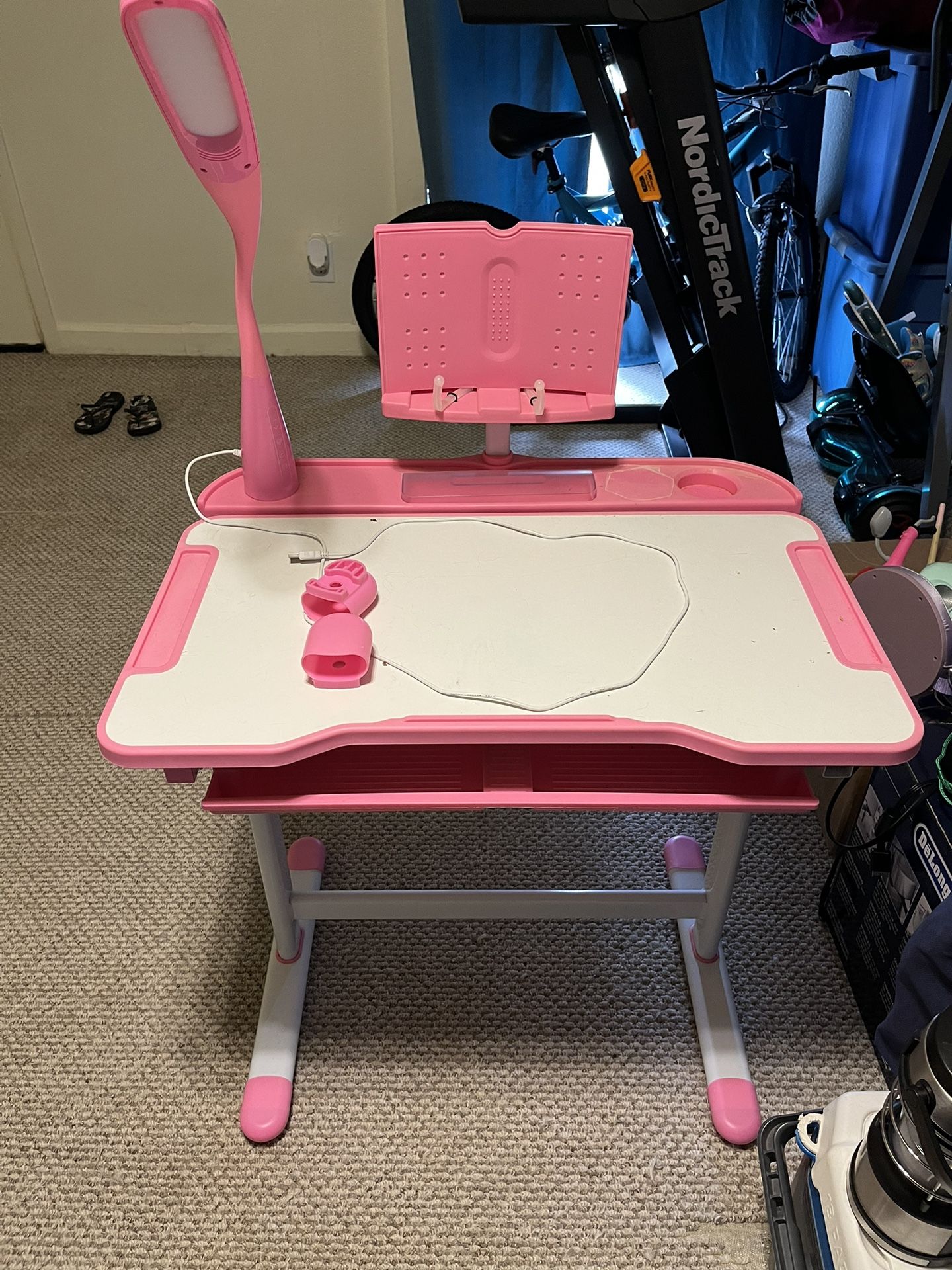 Kids Height Adjustable Desk With Chair
