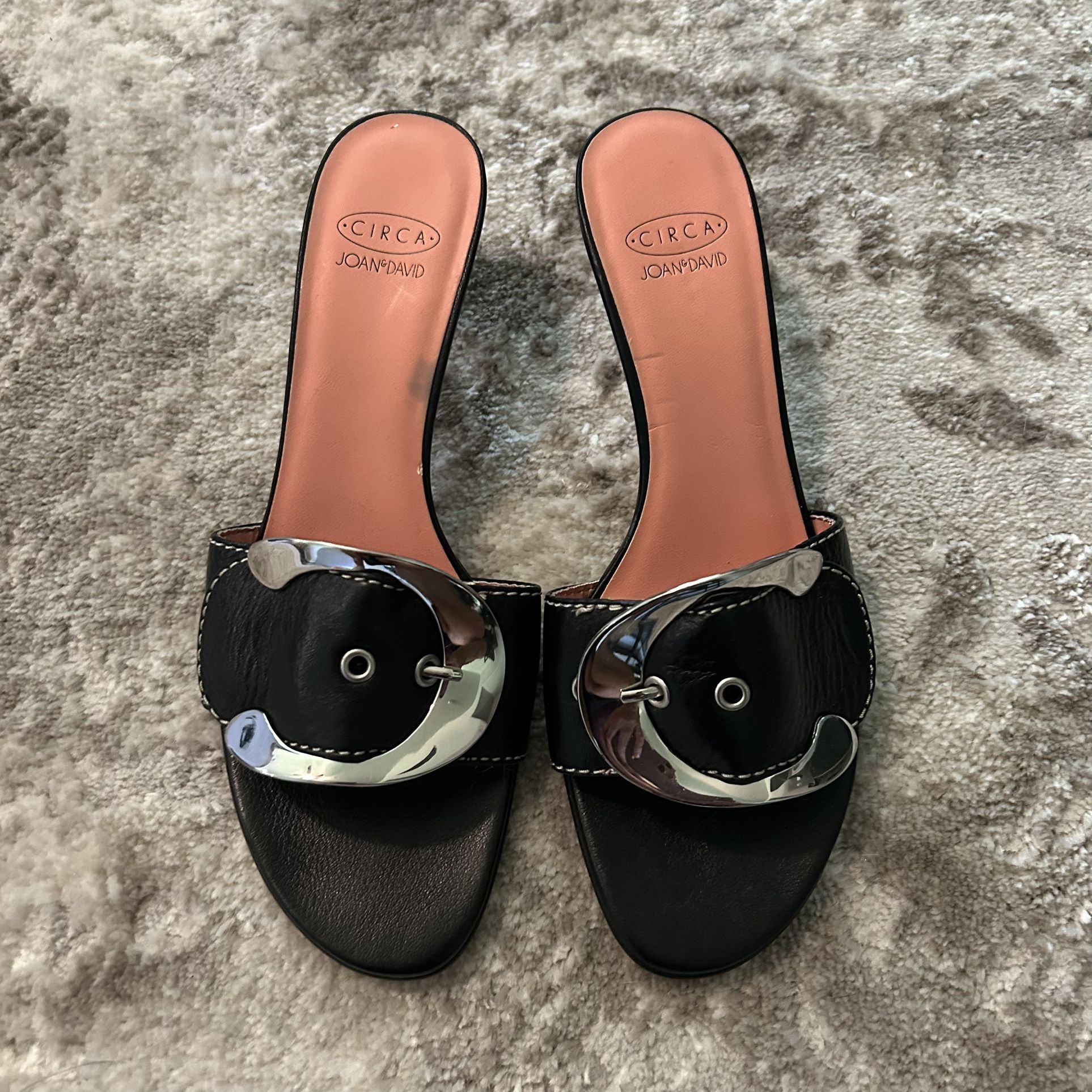 Joan & David Black Vintage Sandals with Silver Accents Kitten Heels 7.5