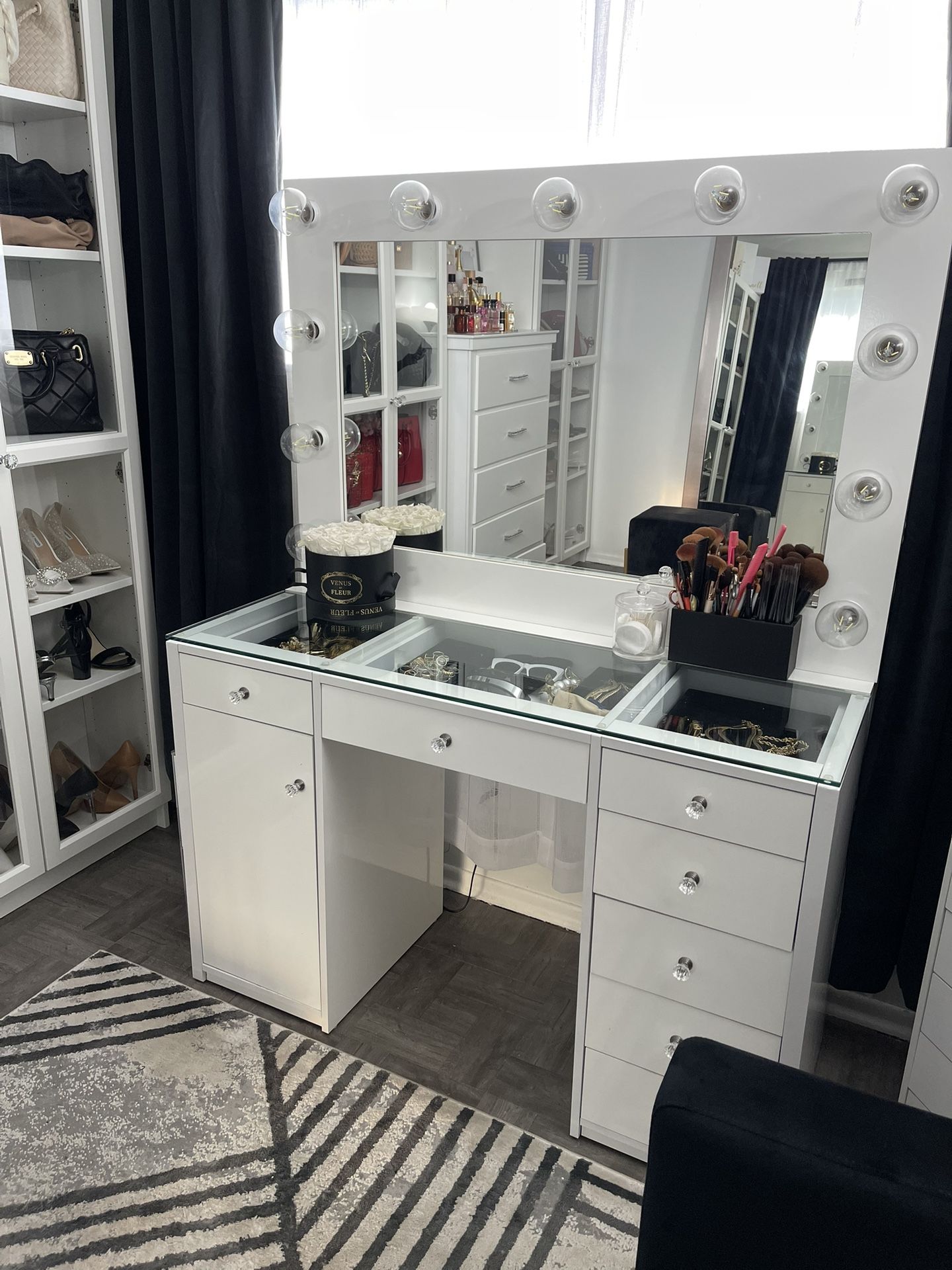 BRAND NEW MAKEUP VANITIES ALL STYLES $50 DOWN