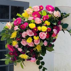 Floral Arrangements And Center Pieces